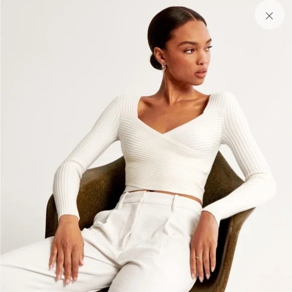 Size Small Cream Abercrombie Wrap Sweater